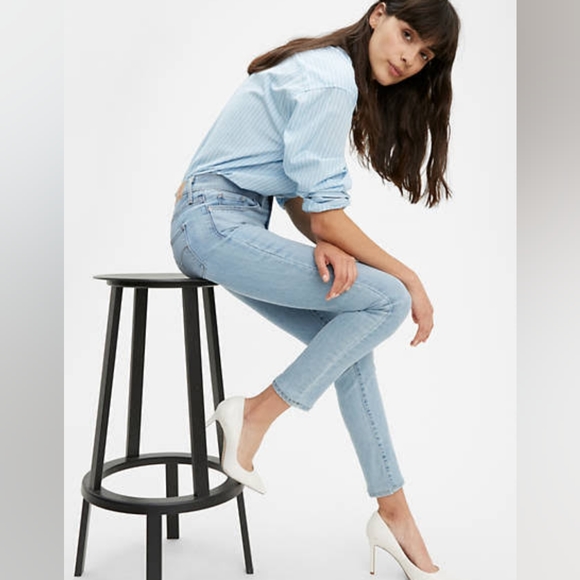 Levi's 311 Shaping Jean Capri - Picture 1 of 6